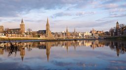 Finde g&uuml;nstige Fl&uuml;ge nach Inverness