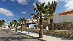 Finde g&uuml;nstige Fl&uuml;ge nach Espargos