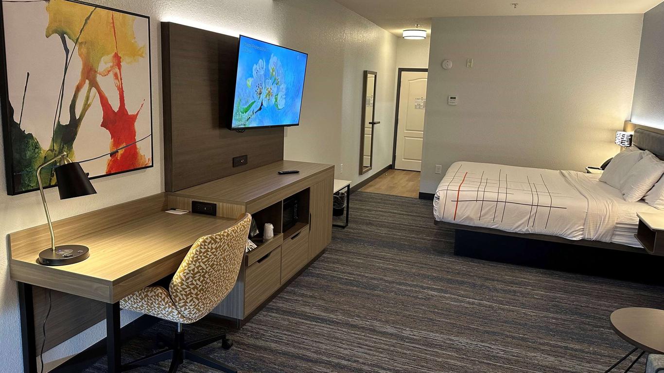 La Quinta Inn & Suites by Wyndham Macon West
