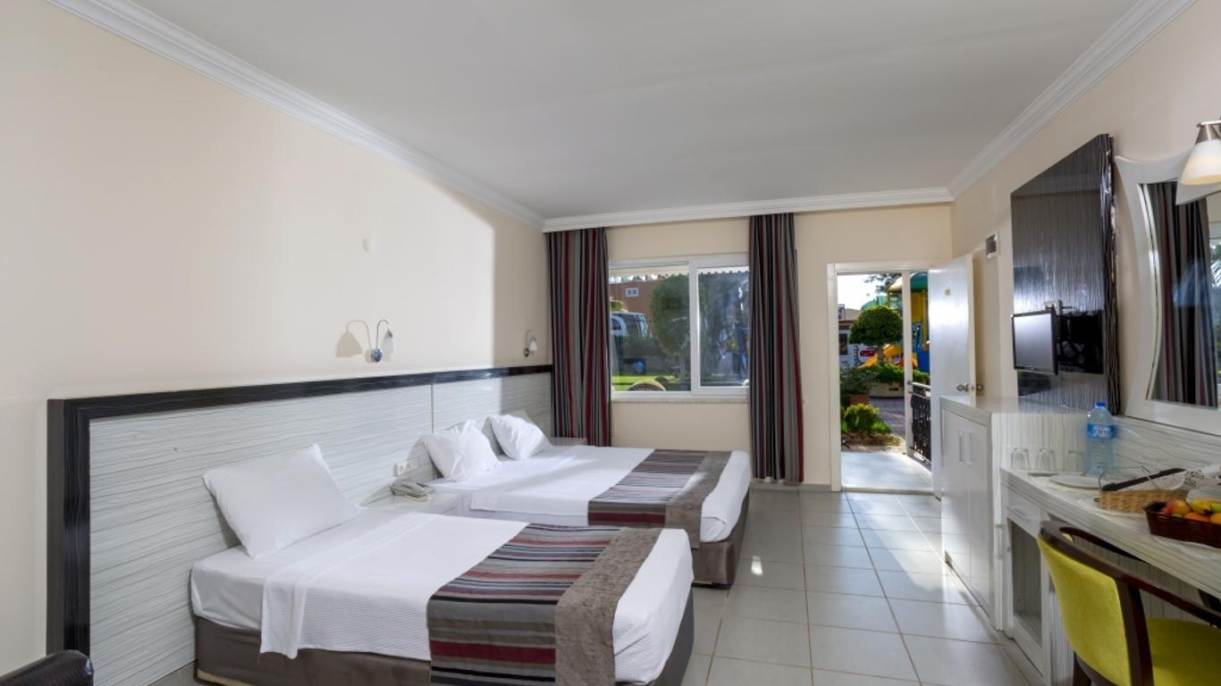 Senza Inova Beach Hotel