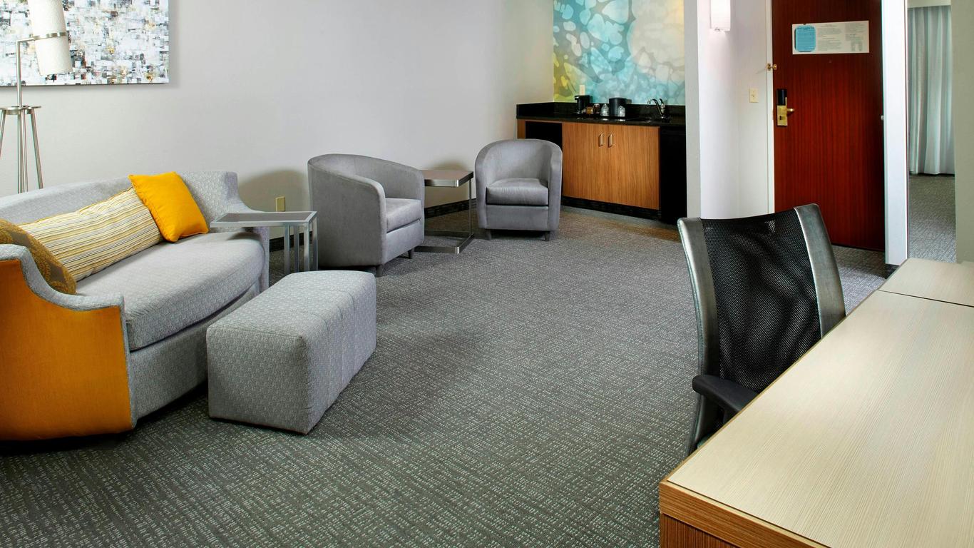 Courtyard by Marriott Lansing