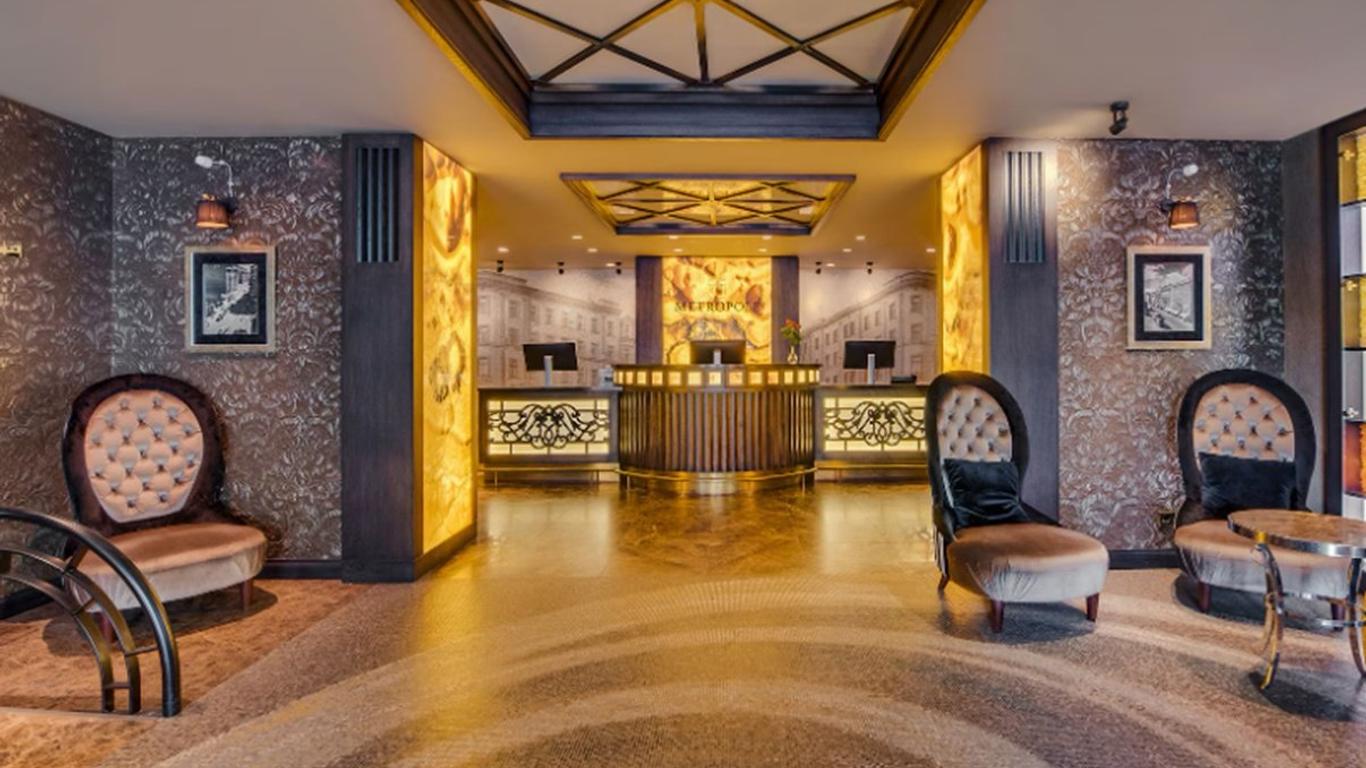 Metropole Hotel by Semarah