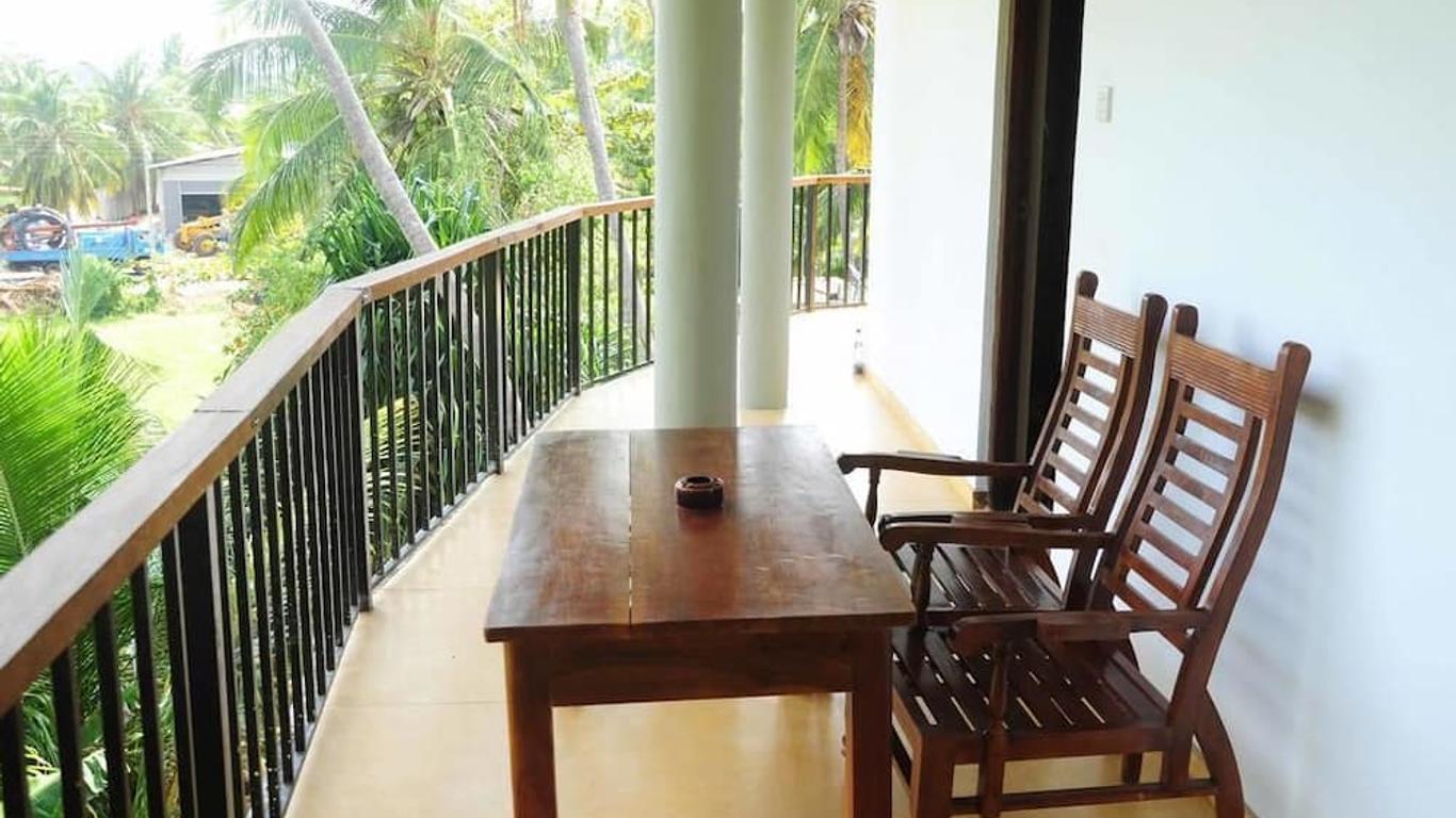 Traveller's Home Hotel