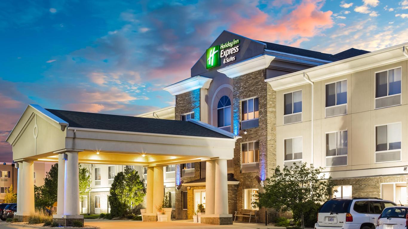 Holiday Inn Express & Suites Bellevue (Omaha Area)