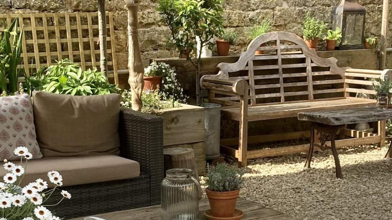 Bridge House Hotel