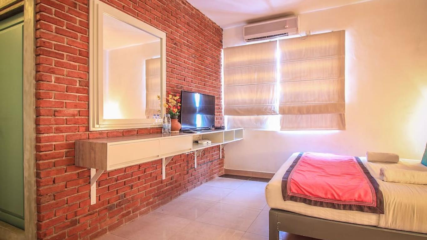 Clock Inn Dehiwala