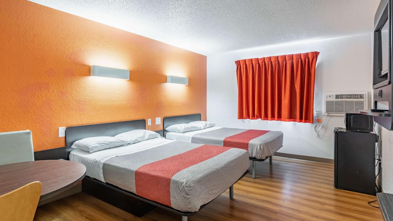 Motel 6 Salisbury
