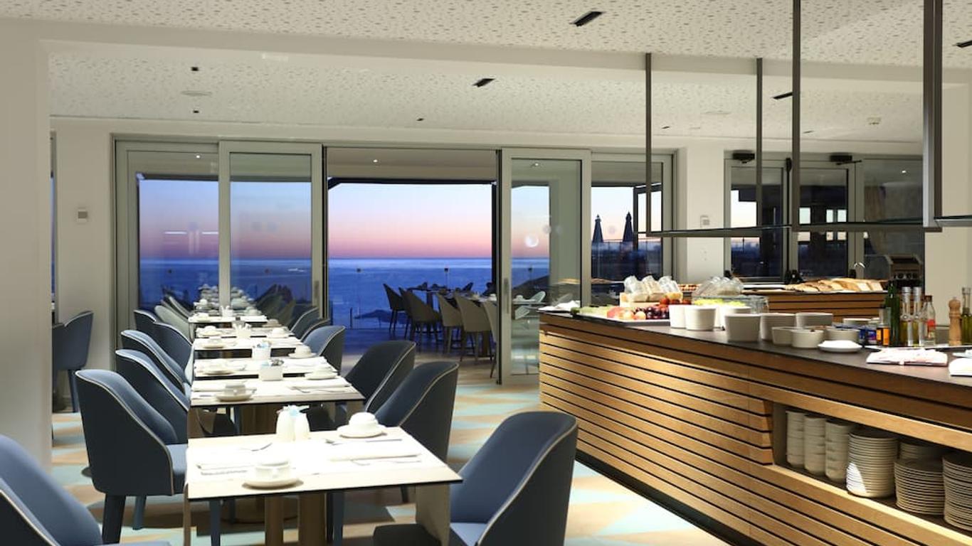 Mar Azul Pur Estil Hotel & Spa