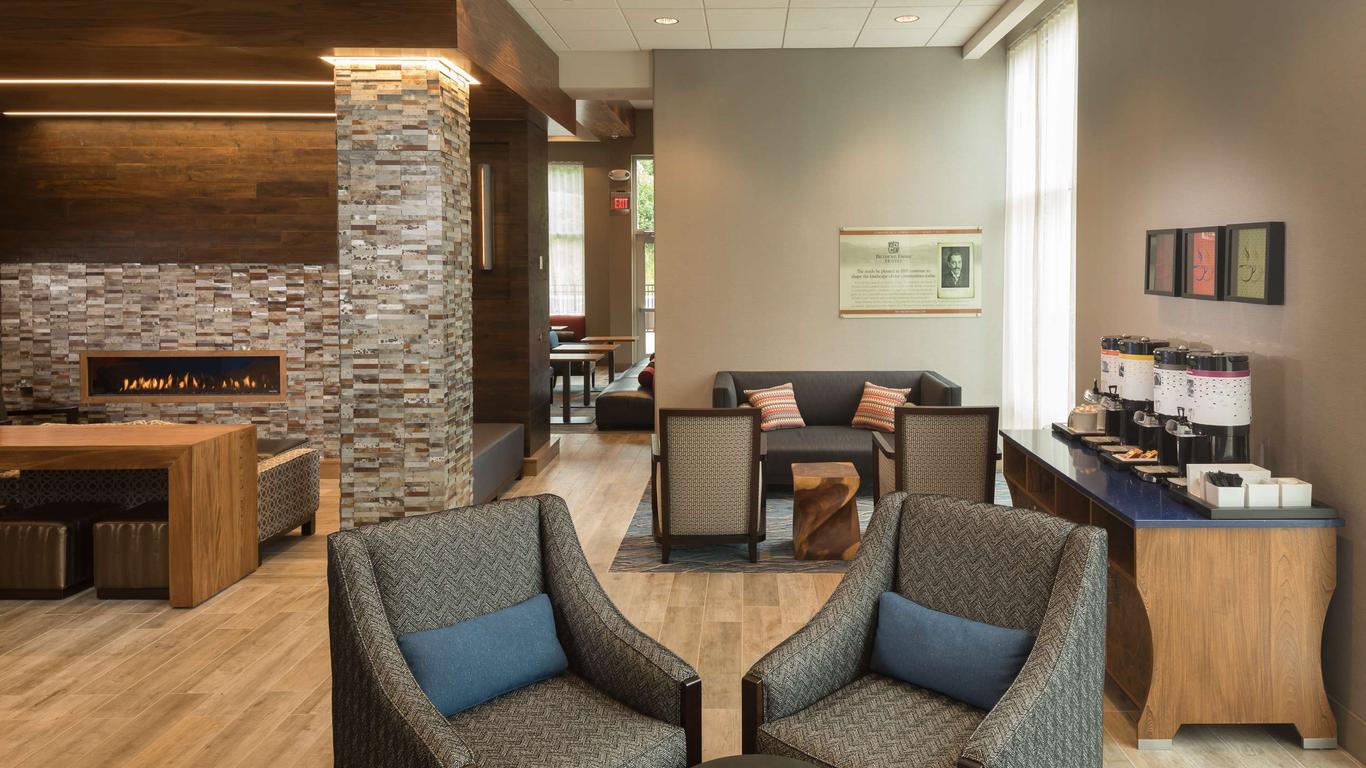 Hampton Inn & Suites Asheville Biltmore Village