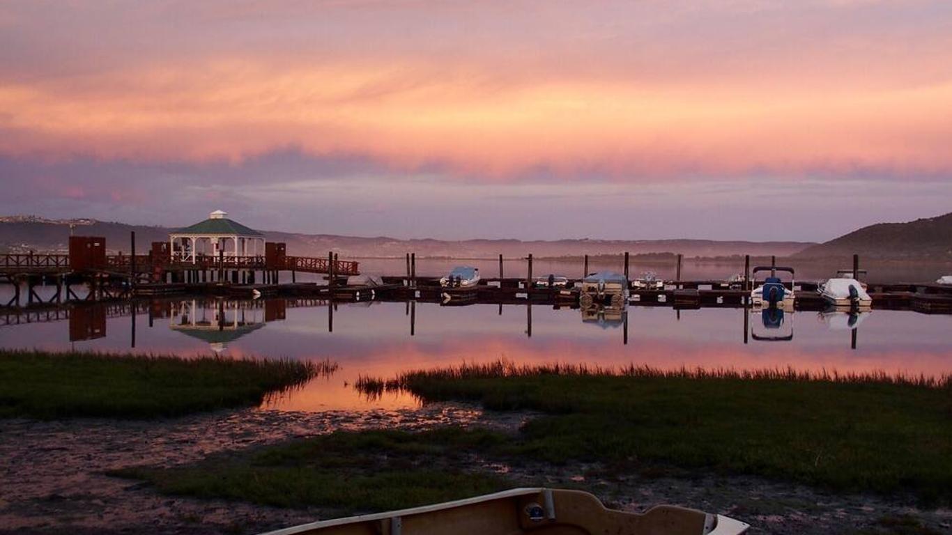 Belvidere Manor Lagoonside Cottages
