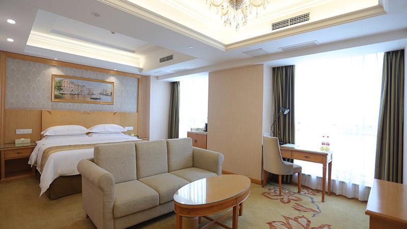 Vienna Hotel Chengdu Chunxi Road Lijiatuo Metro Station