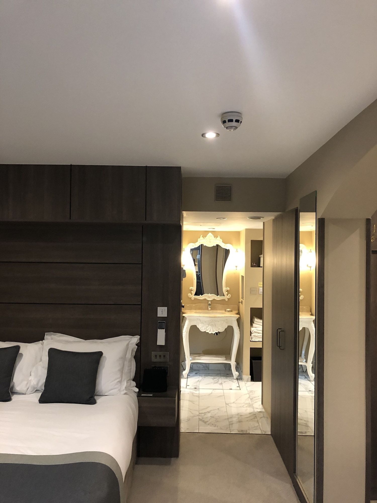 Schlafzimmer