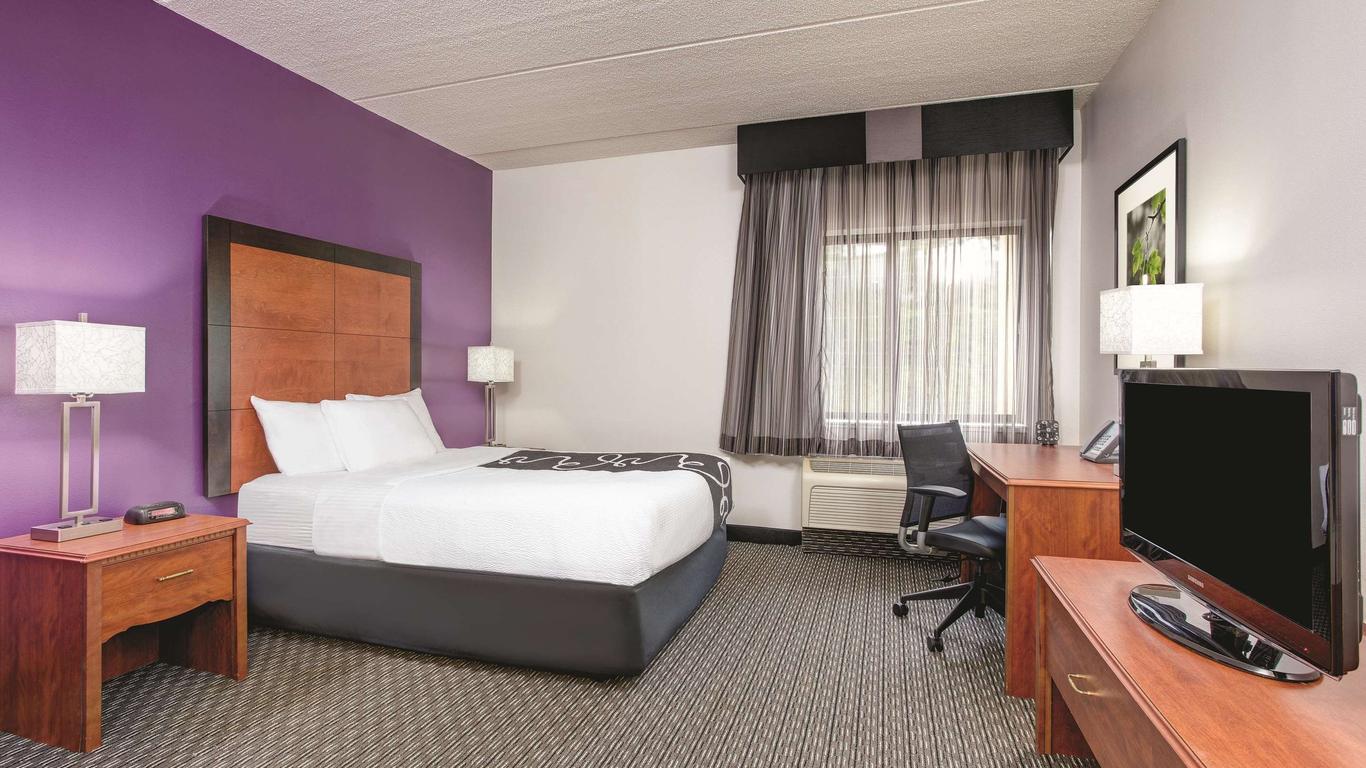 La Quinta Inn & Suites by Wyndham Atlanta Roswell