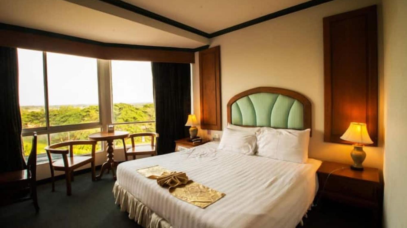 Thepnakorn Hotel