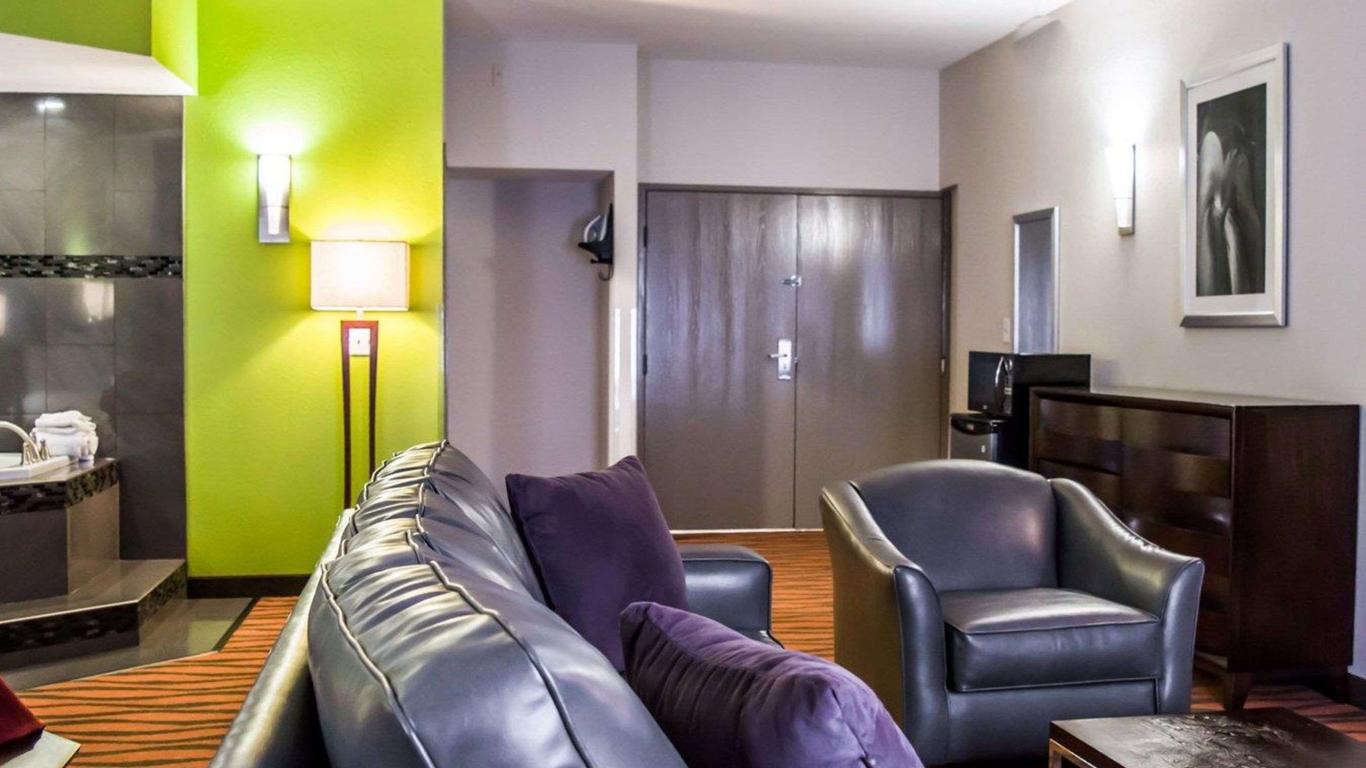 Quality Suites Fort Myers - I-75