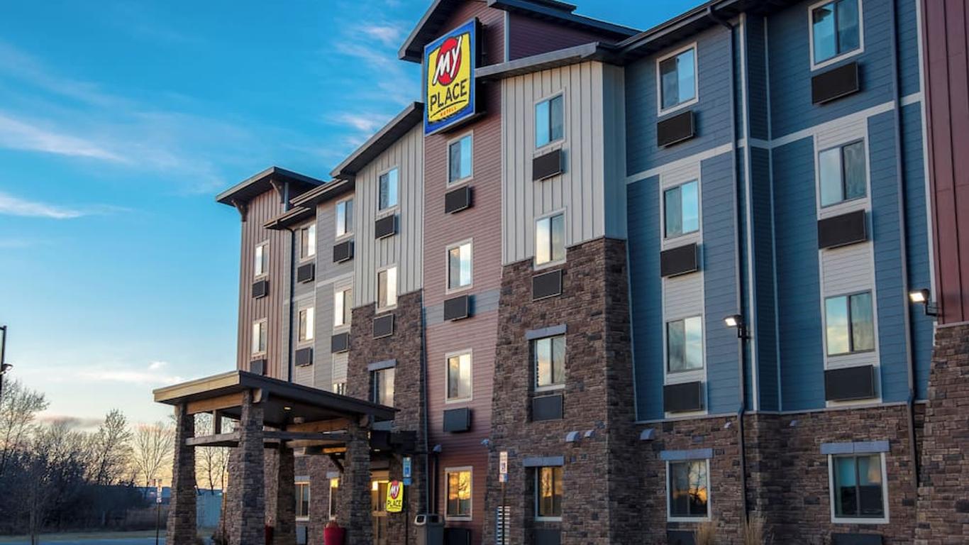 My Place Hotel - Brookings, SD