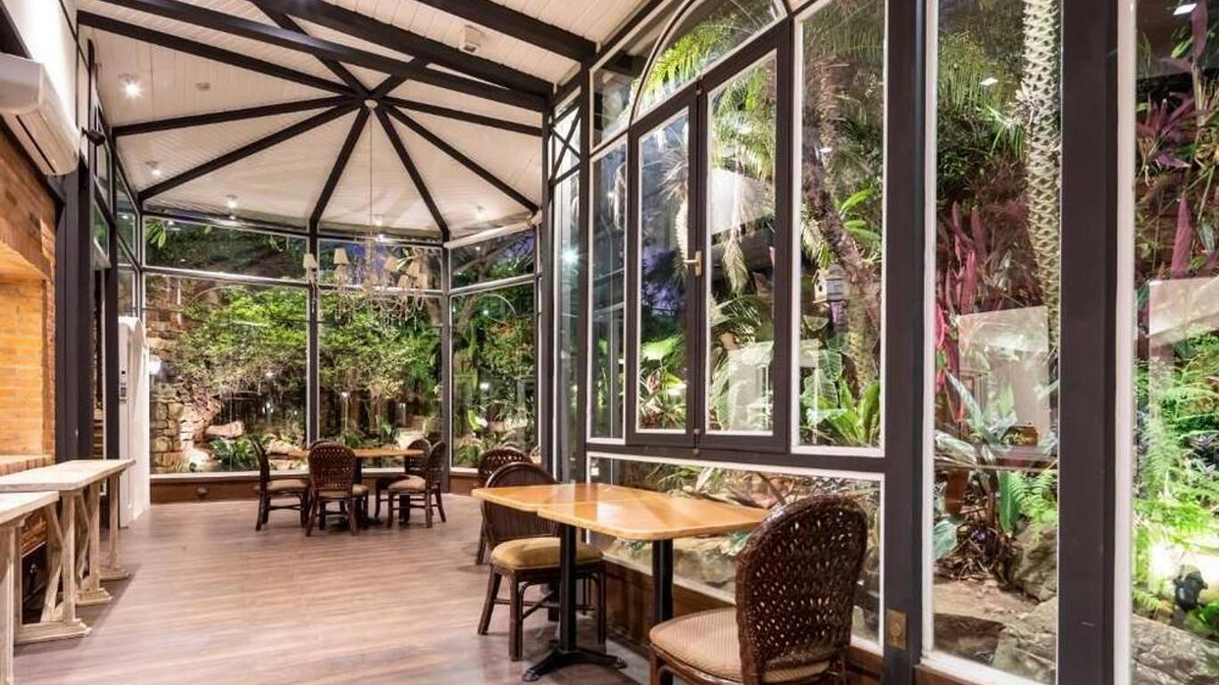 Hotel Villa Morra Suites
