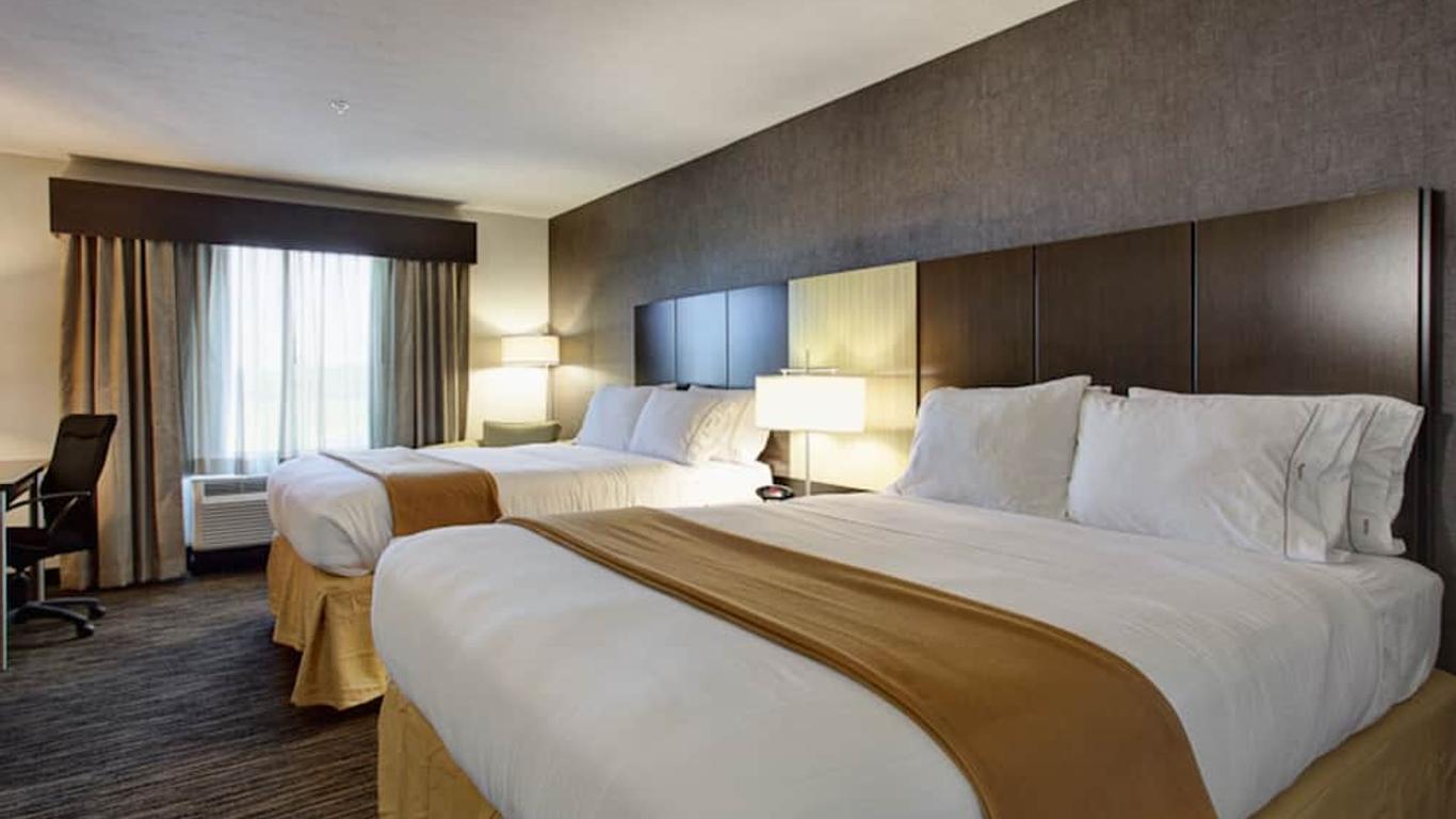 Holiday Inn Express & Suites North Fremont