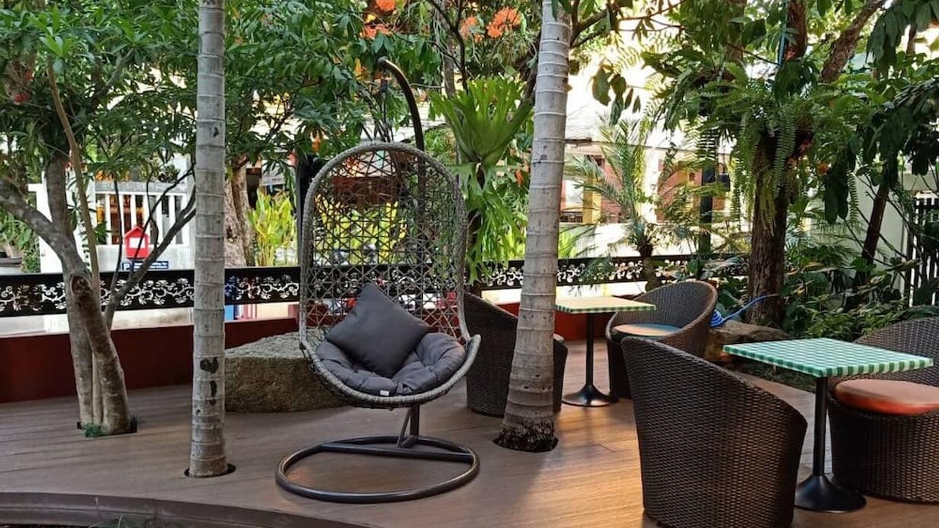 Chiang Mai Thai House,Thapae