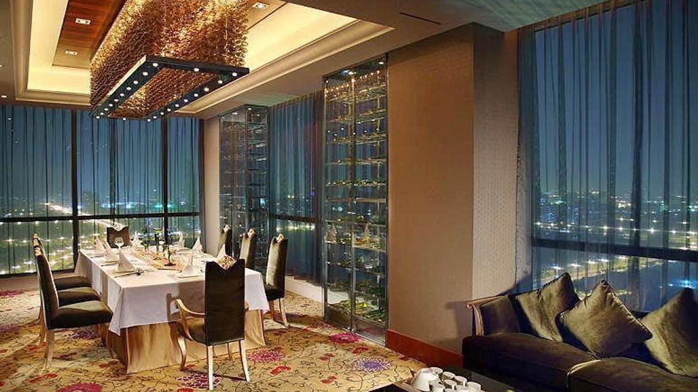 Juna Hubin Hotel