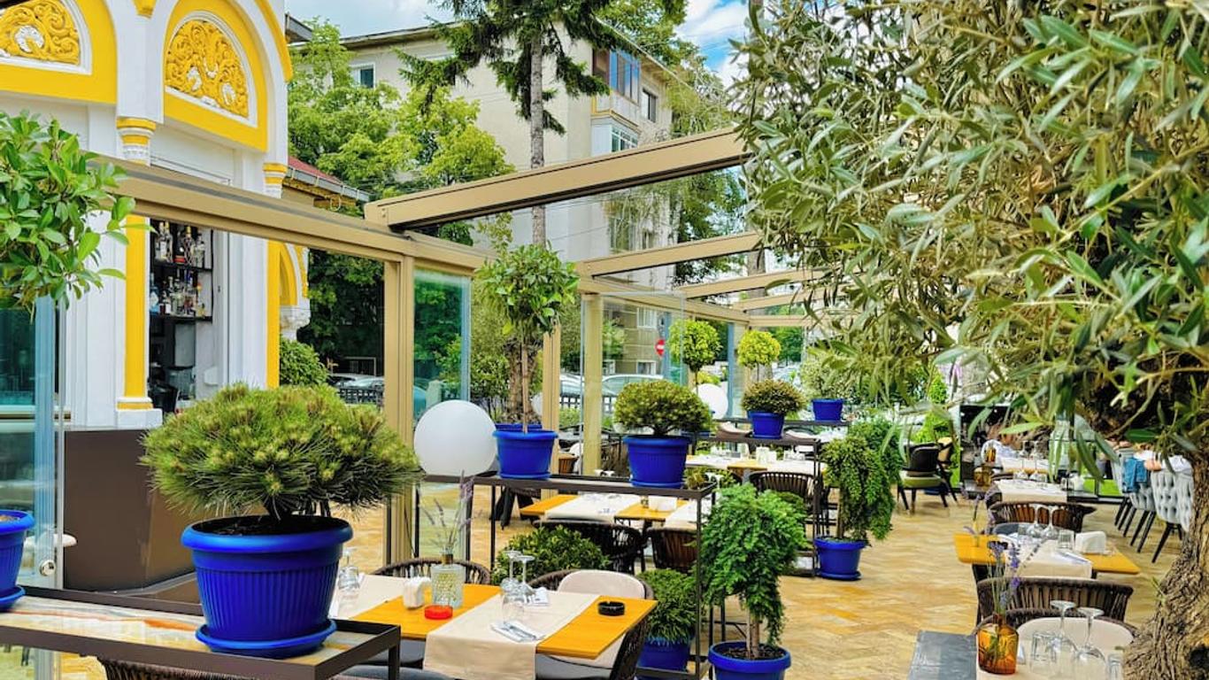 Hotel Dumbrava