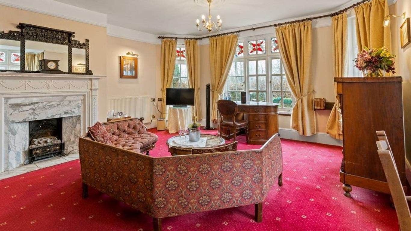 Two Bridges Hotel