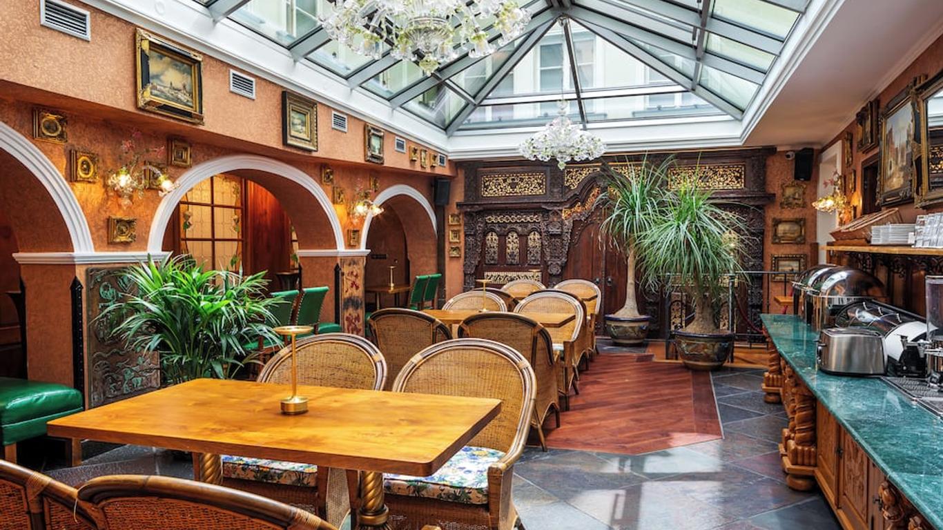 Hotel U Zlatého Stromu Prague By Bhg