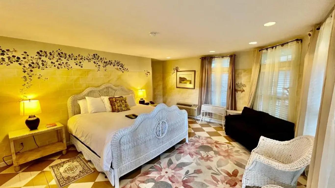 Highlands Inn