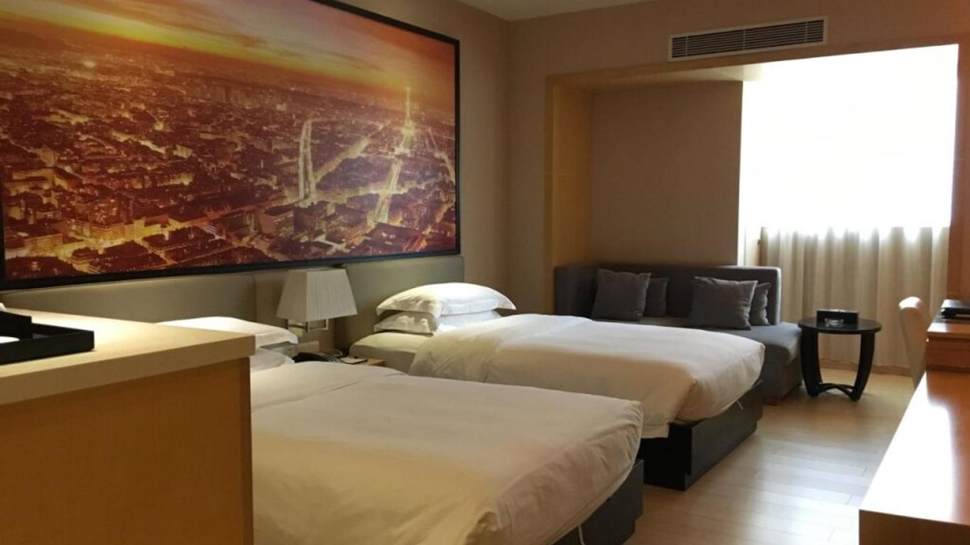 J Hotel
