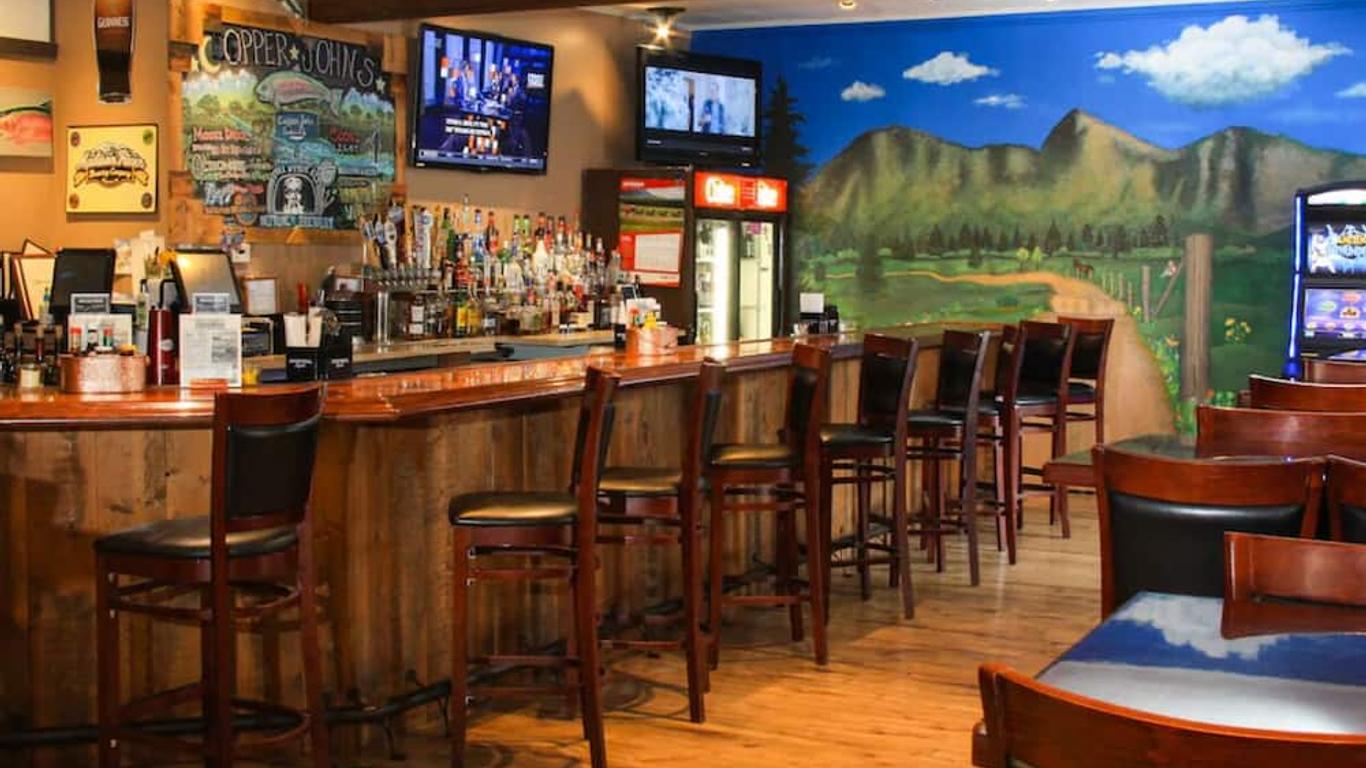 Yellowstone Pioneer Lodge