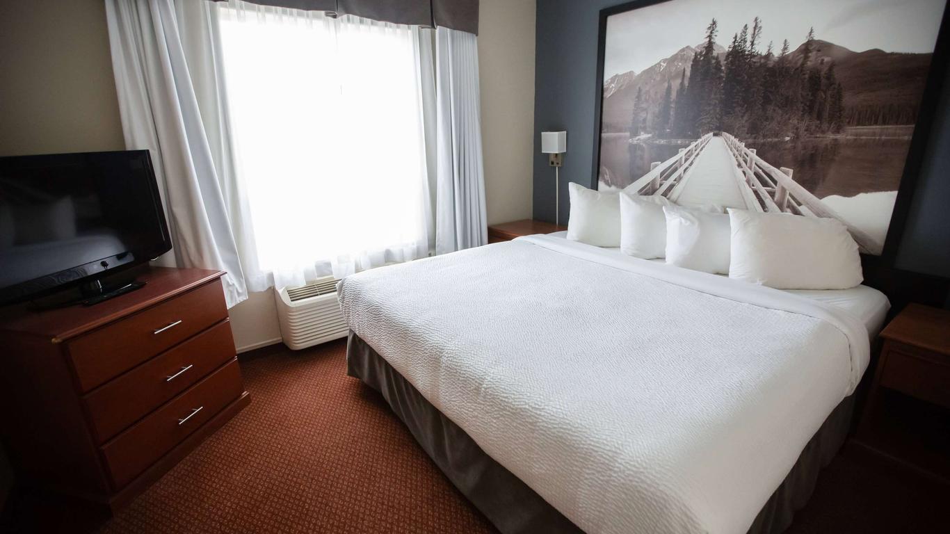 Super 8 by Wyndham Whitecourt