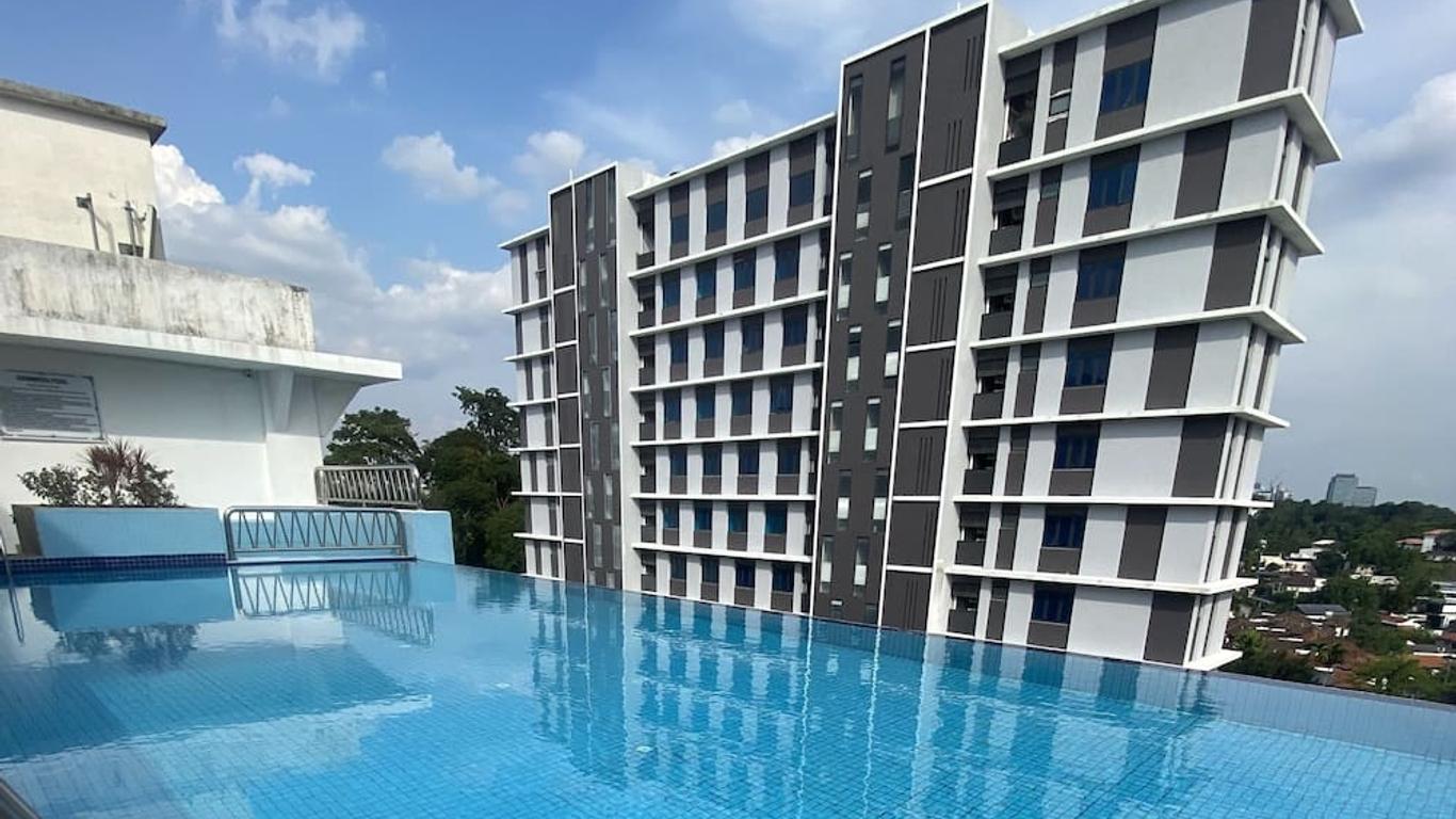 Peninsula Residences All Suite Hotel