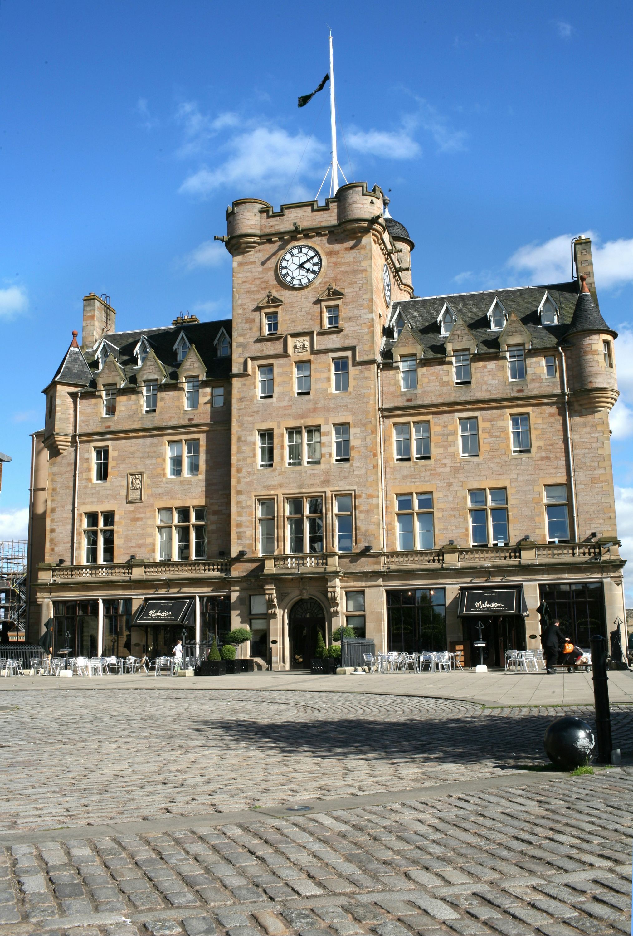 Gebäude