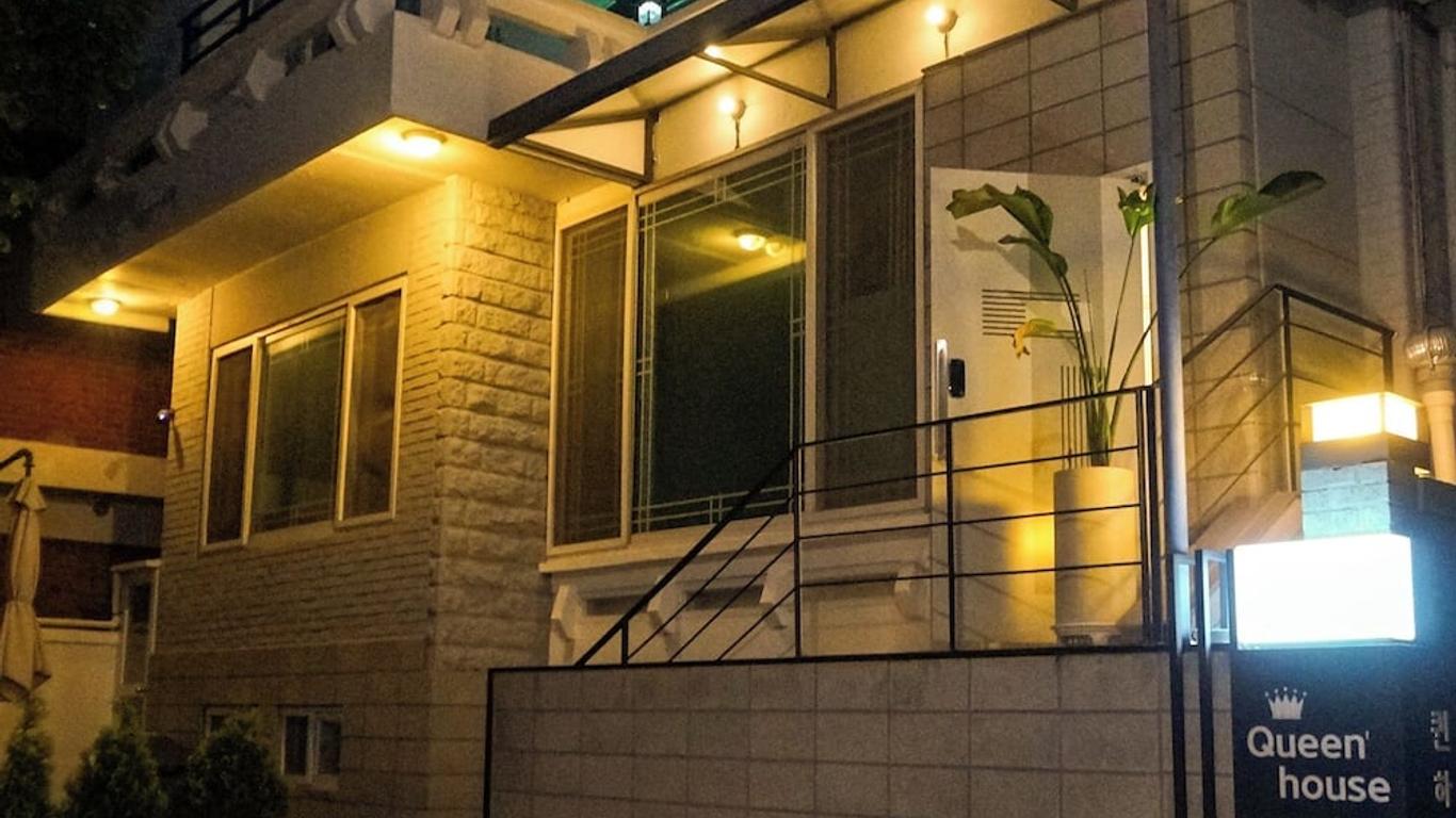 Queen House Hongdae