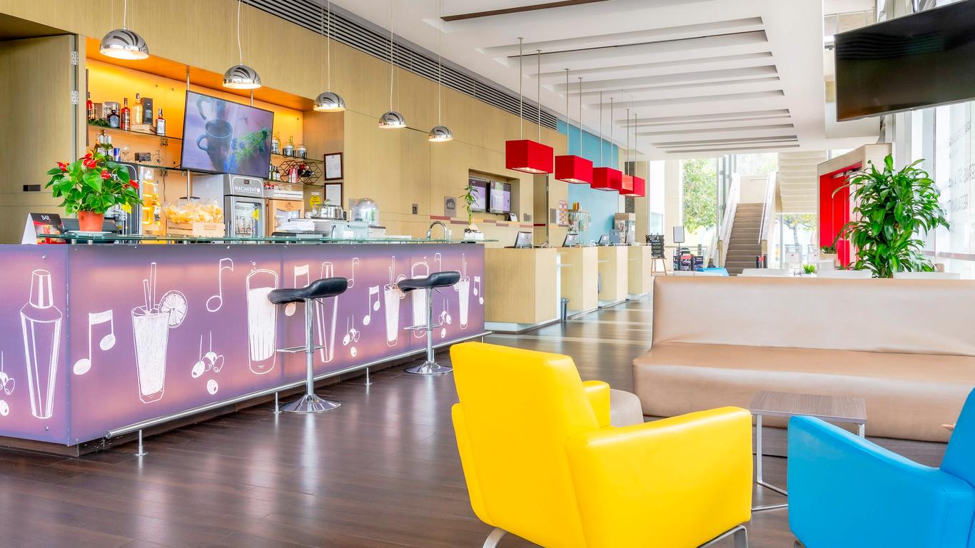 Ibis Medellin