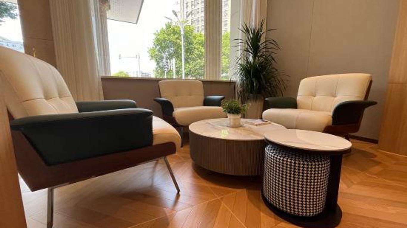 Zhenjiang station Victoria City Hotel