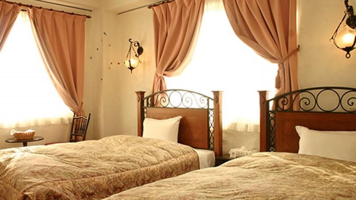 Arabian Art Hotel & Gallery