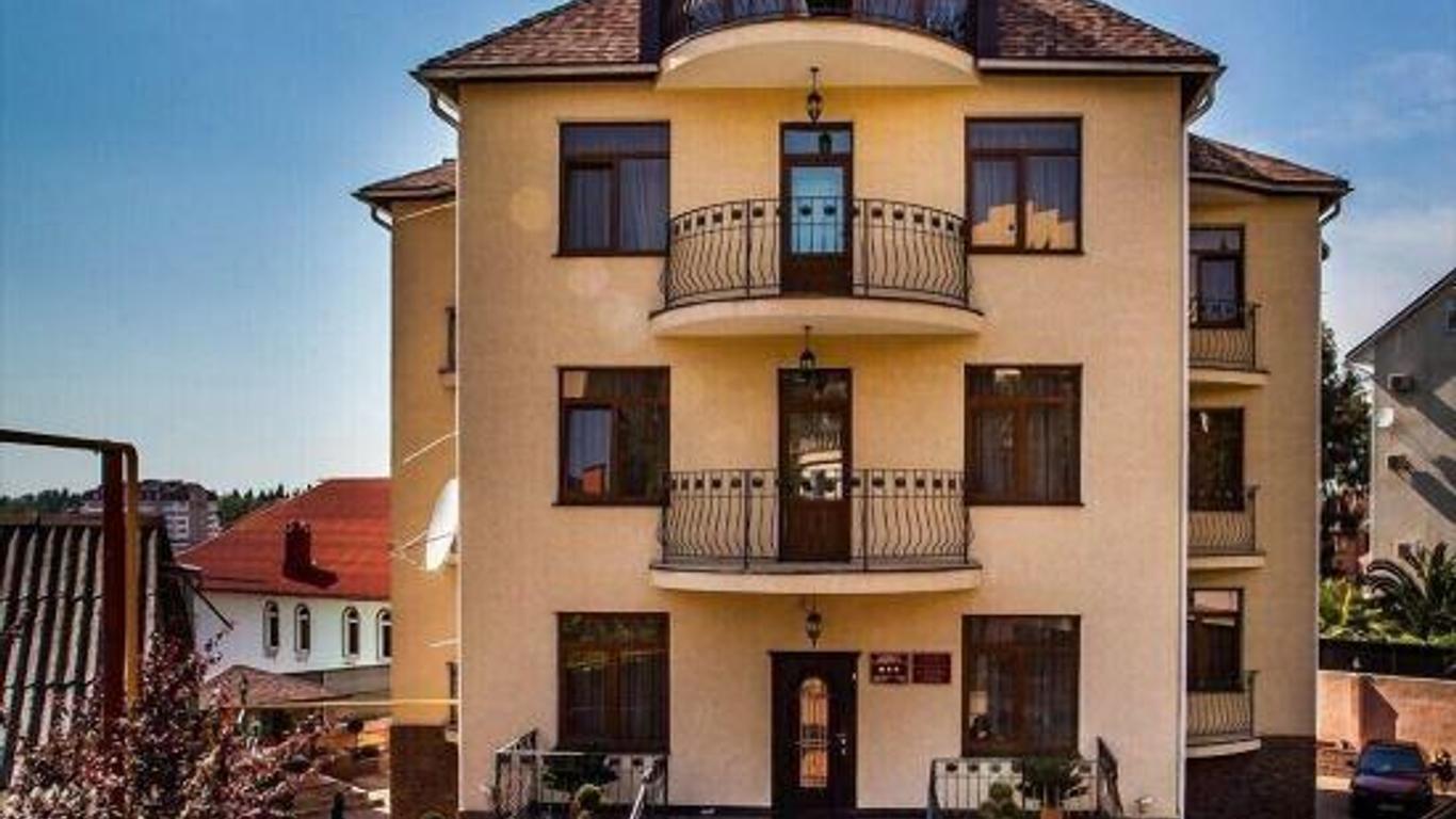 Golden House Hotel