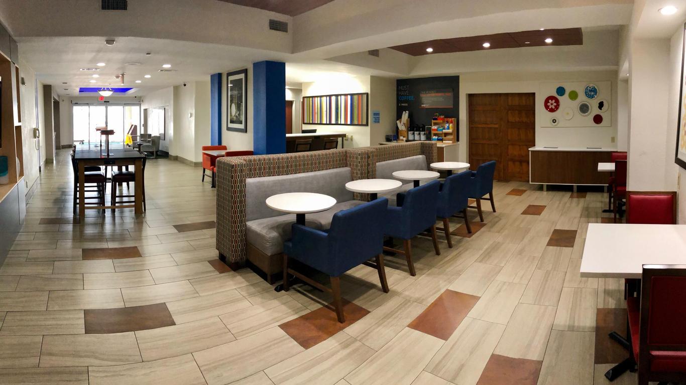 Holiday Inn Express & Suites Decatur