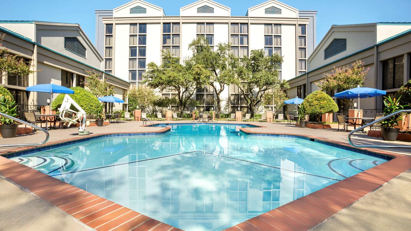 DoubleTree by Hilton Hotel Dallas - DFW Airport North