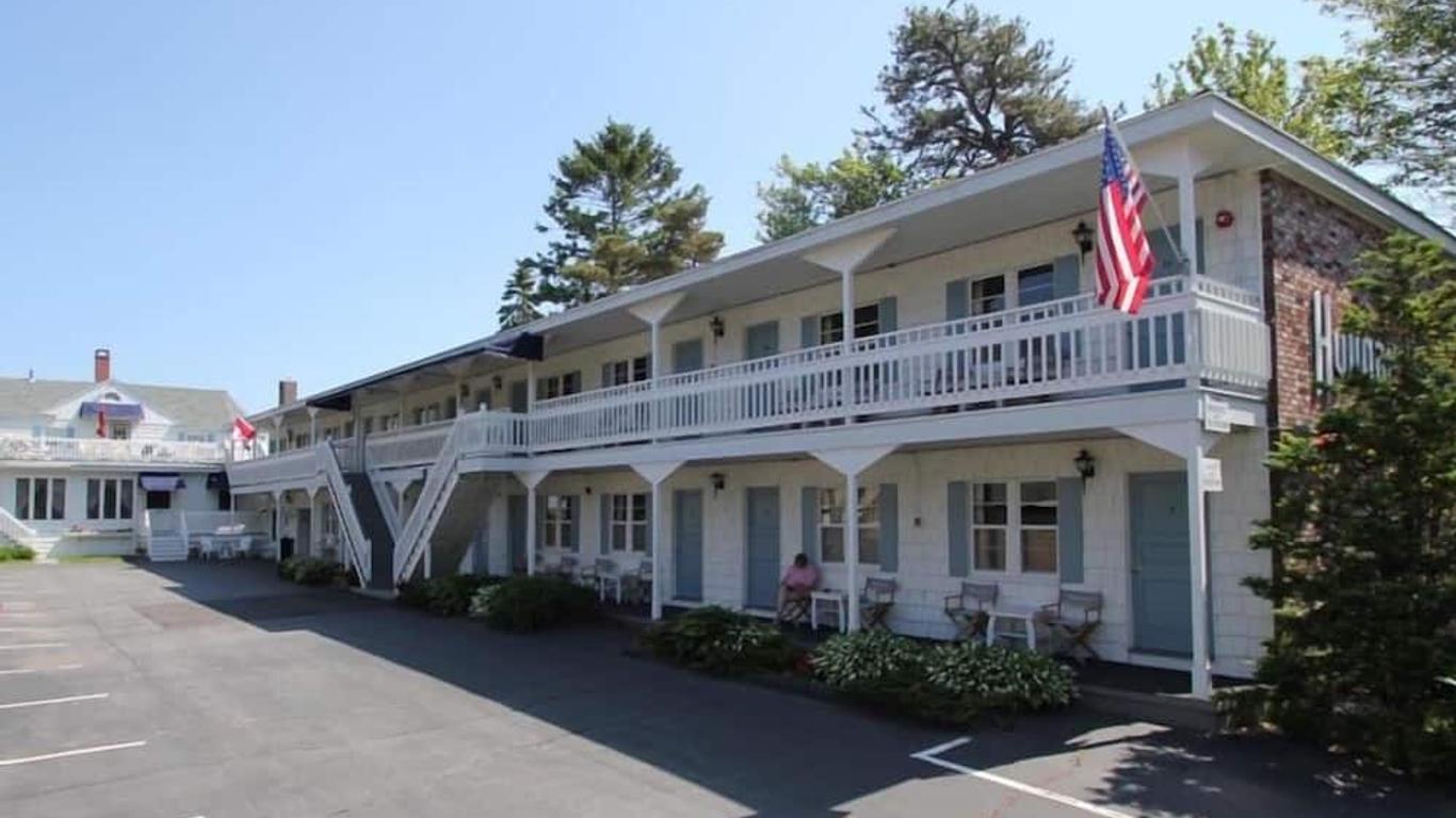The Holiday House Inn & Motel