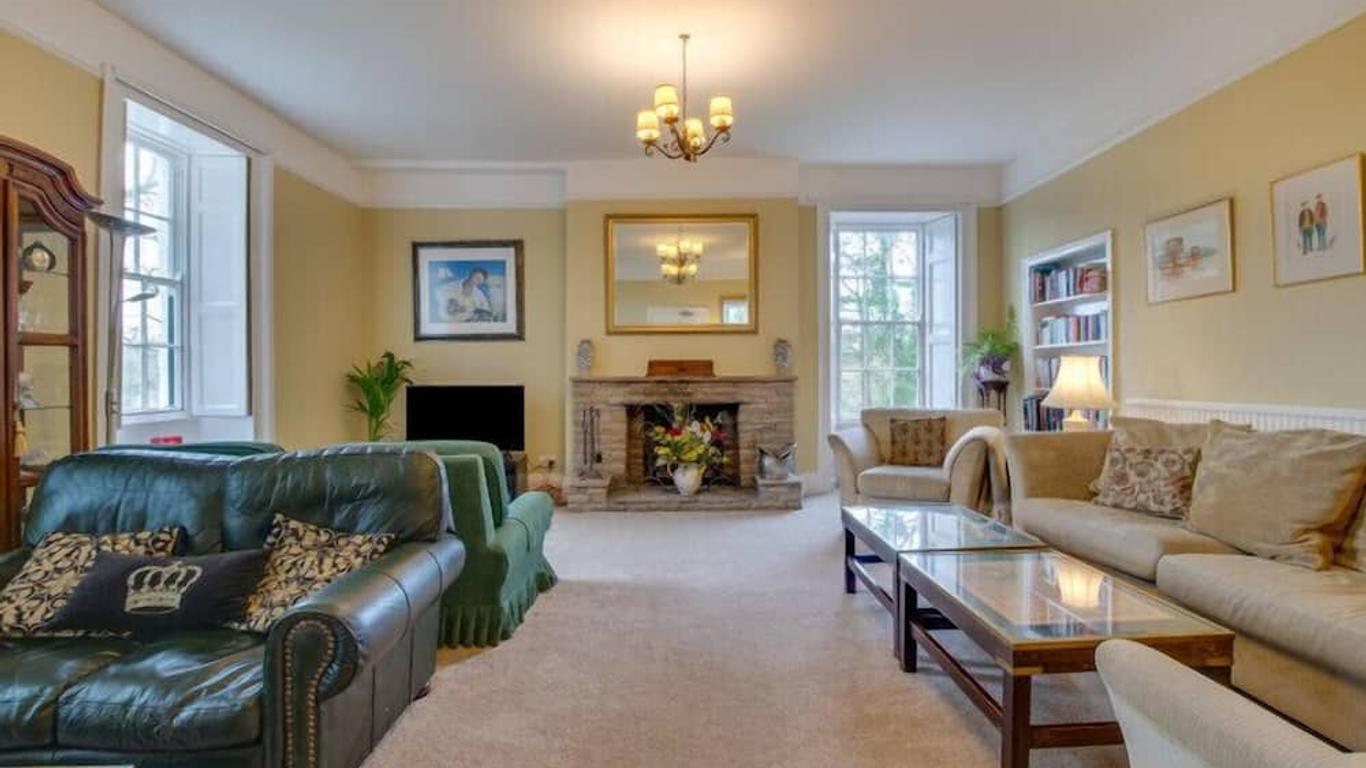 Lowbyer Manor Country House