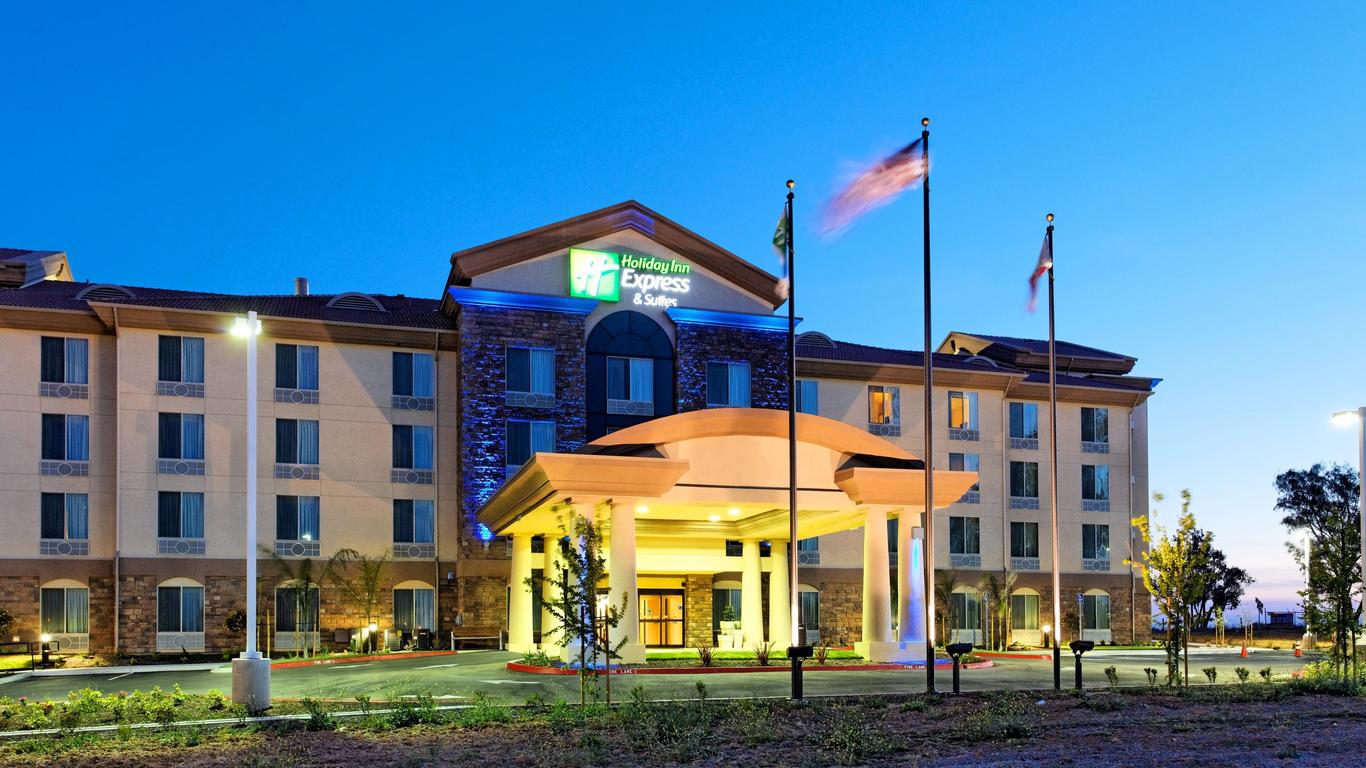 Holiday Inn Express & Suites Fresno Northwest-Herndon