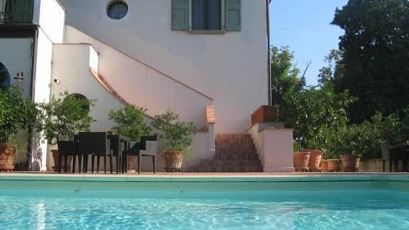 Al Melograno - Room & Breakfast