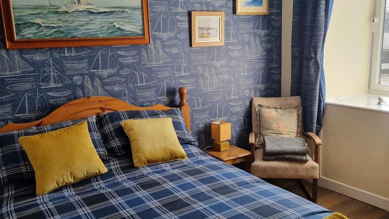 The Hut Wales - A Sea Front Inn