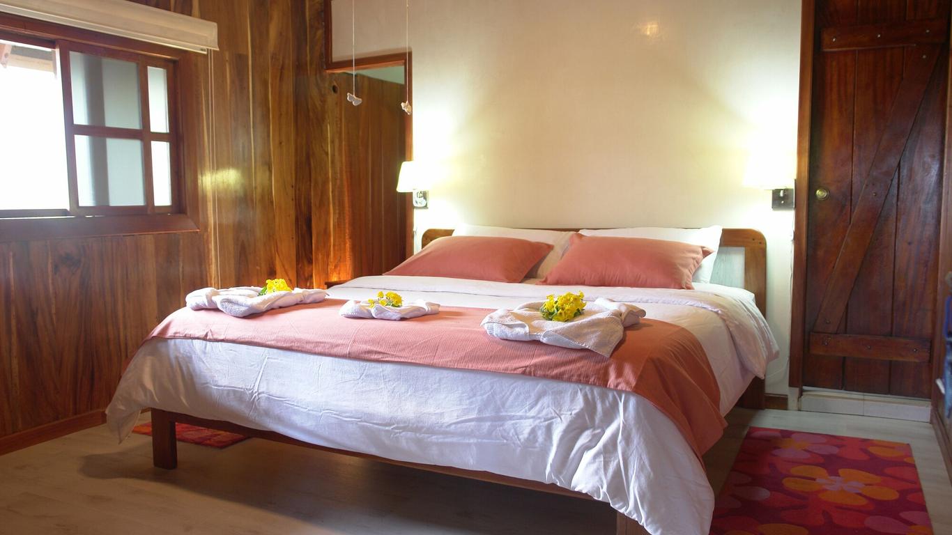 The Wooden House Lodge