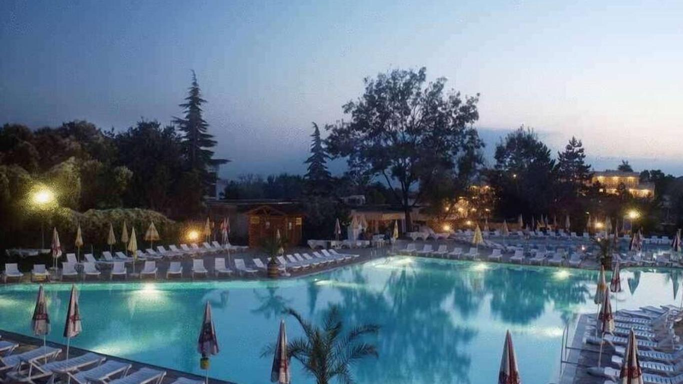 Hotel Com - All Inclusive